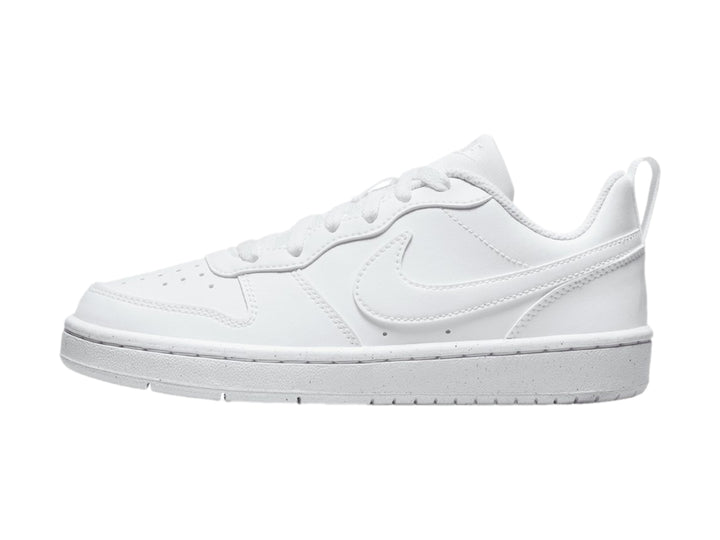 Tenis Nike Court Borough Low Recraft en color blanco total para niños.