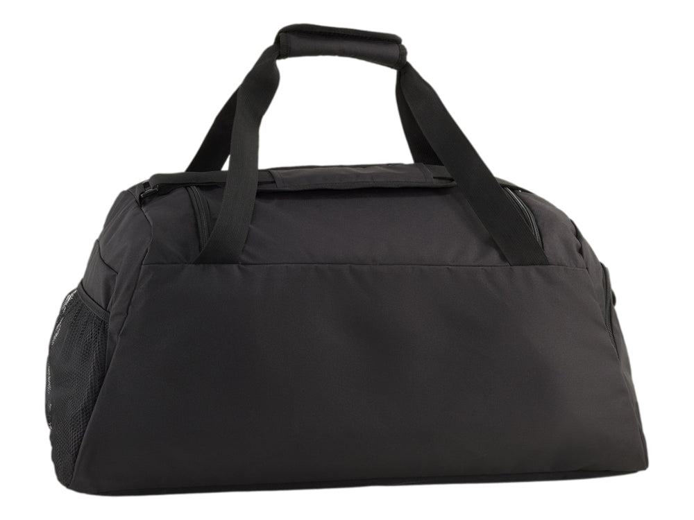 Maleta deportiva PUMA Teamgoal en color negro con asas superiores y múltiples compartimentos con cierre.
