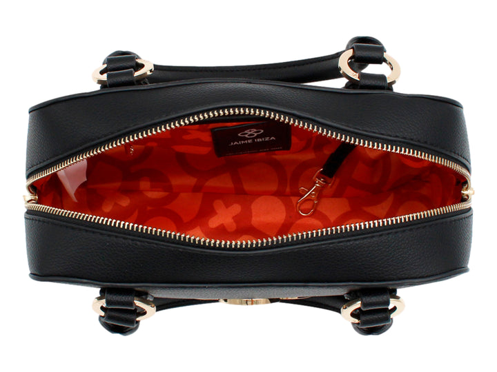 Bolso negro de Jaime Ibiza con asa superior y detalles metálicos en color dorado.