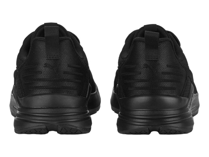 Tenis deportivos PUMA Wired Run Pure en color negro total con suela y detalles en gris oscuro.