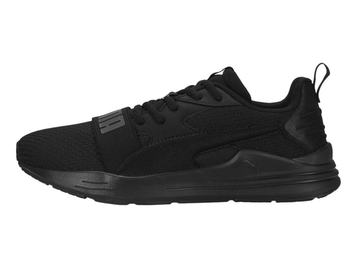 Tenis deportivos PUMA Wired Run Pure en color negro total con suela y detalles en gris oscuro.