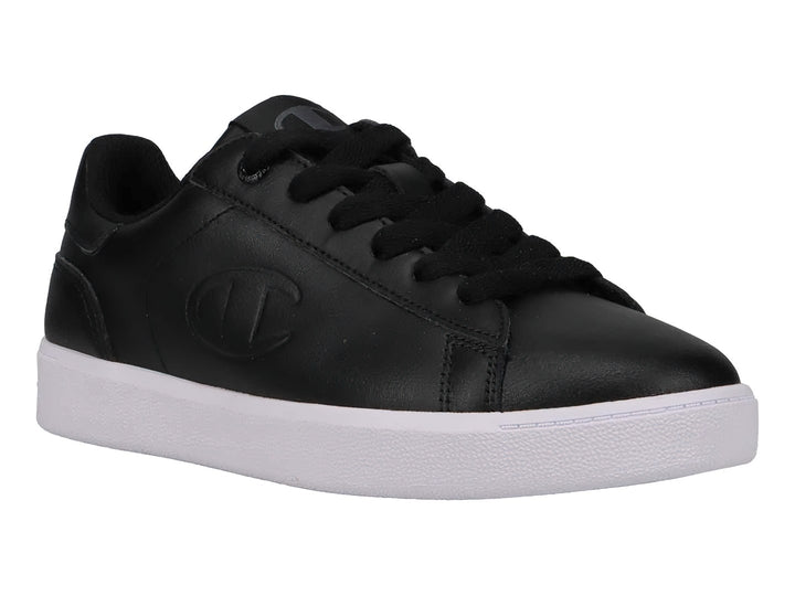 Tenis Champion para niños en color negro con suela blanca y cierre de cordones.