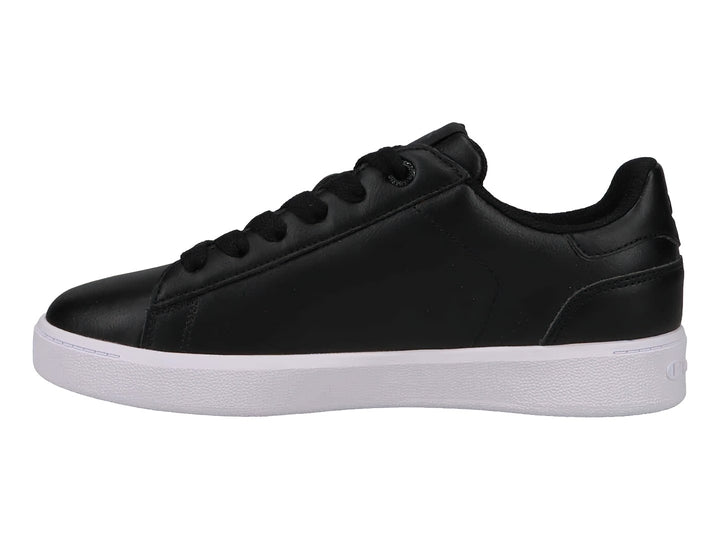 Tenis Champion para niños en color negro con suela blanca y cierre de cordones.