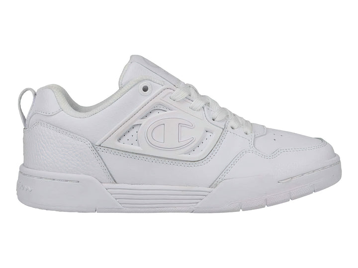 Tenis deportivos Champion color blanco total, diseño de corte bajo con logotipo en el lateral y suela robusta.