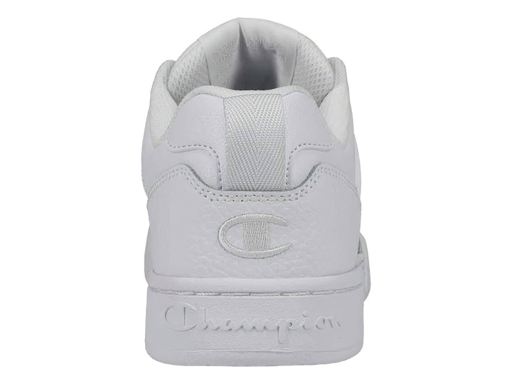 Tenis deportivos Champion color blanco total, diseño de corte bajo con logotipo en el lateral y suela robusta.