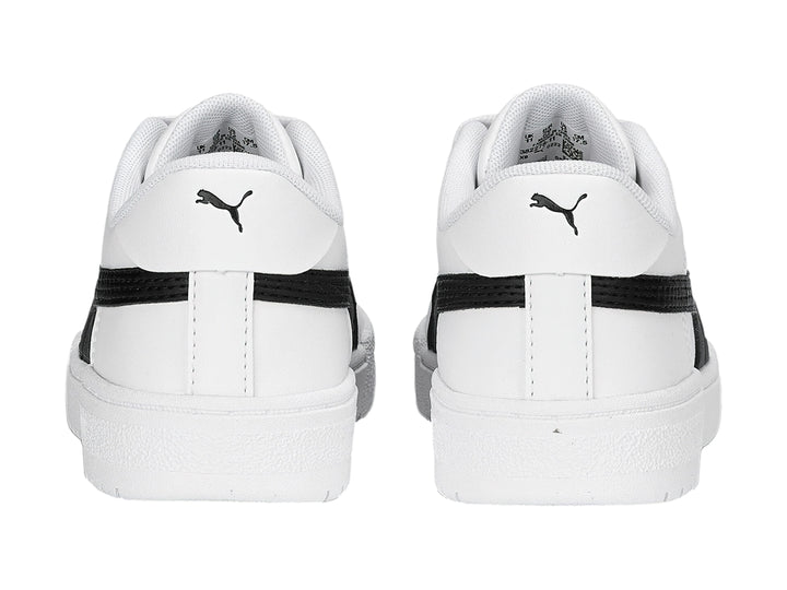 Tenis PUMA CA Pro Classic para niño en color blanco con franja lateral negra y suela blanca.