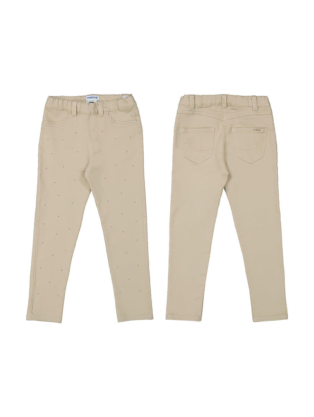 Pantalón color arena para niño con detalles de tachuelas plateadas, vista frontal y posterior.