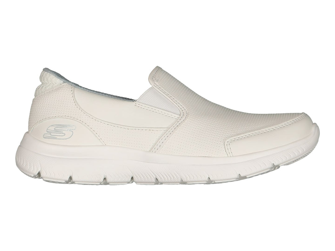 Zapato deportivo Skechers modelo Summits en color blanco, diseño slip-on sin cordones y suela blanca.