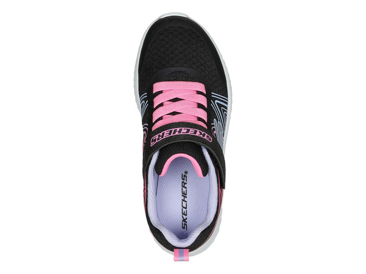 Tenis deportivos Skechers para niña en color negro con detalles ondulados en rosa y blanco, cierre de velcro y suela blanca.