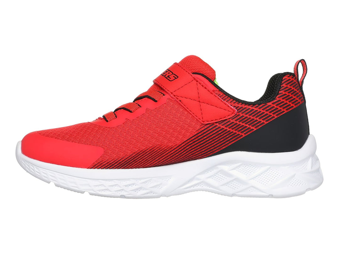 Tenis deportivos Skechers color rojo con detalles negros y suela blanca para Niño.