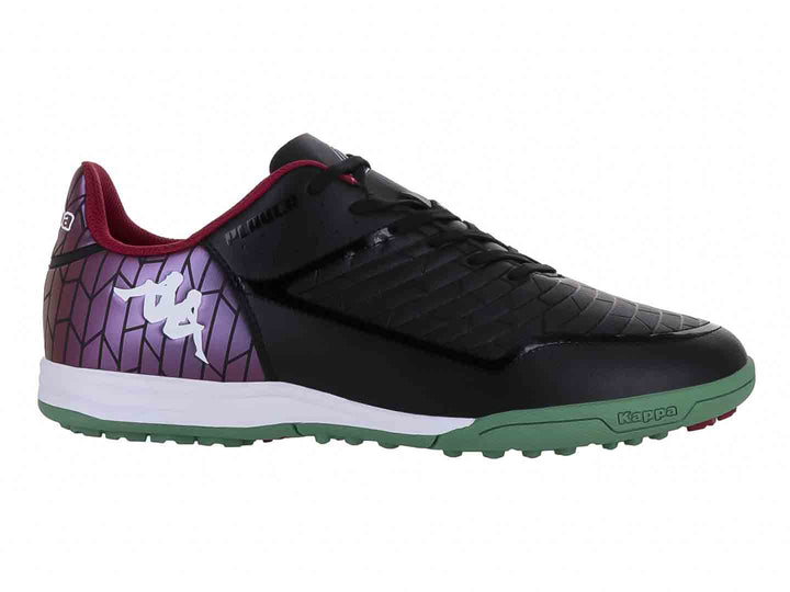 Zapato de fútbol Kappa en color negro con degradado morado en el talón y suela verde y blanca.