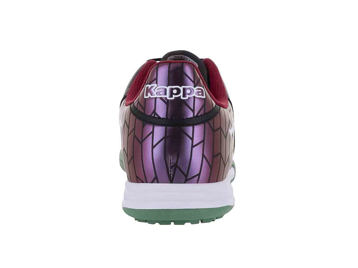 Zapato de fútbol Kappa en color negro con degradado morado en el talón y suela verde y blanca.