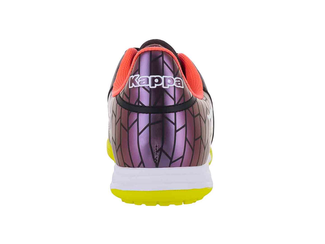 Zapato de fútbol Kappa color negro con detalles en verde neón y morado, suela blanca y verde para pasto sintético.