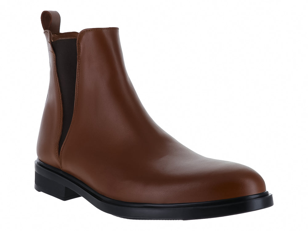 Botín estilo Chelsea color tabaco con panel elástico negro y suela negra para Hombre.