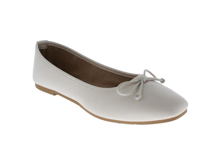 Zapato plano color beige para mujer con detalle de moño en la punta.