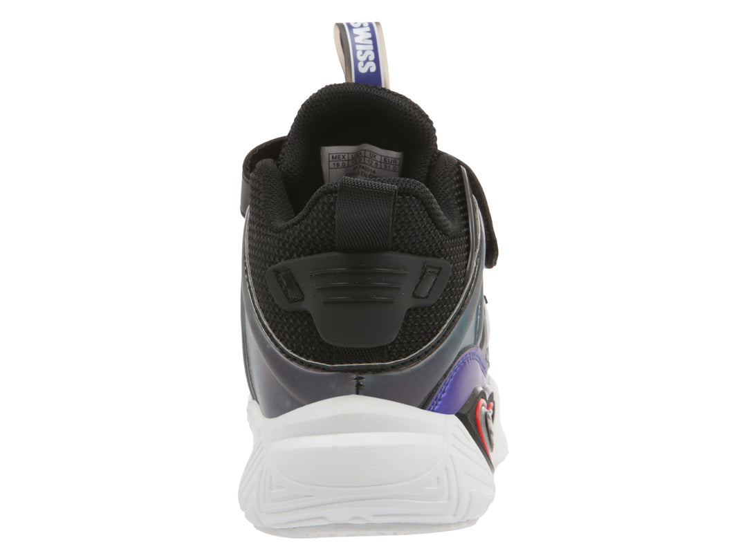Tenis deportivos K-SWISS de bota en colores morado, negro y blanco con acabado brillante y correa ajustable.