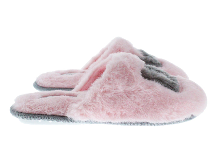 Par de pantuflas color rosa con detalles en gris y textura de peluche suave.