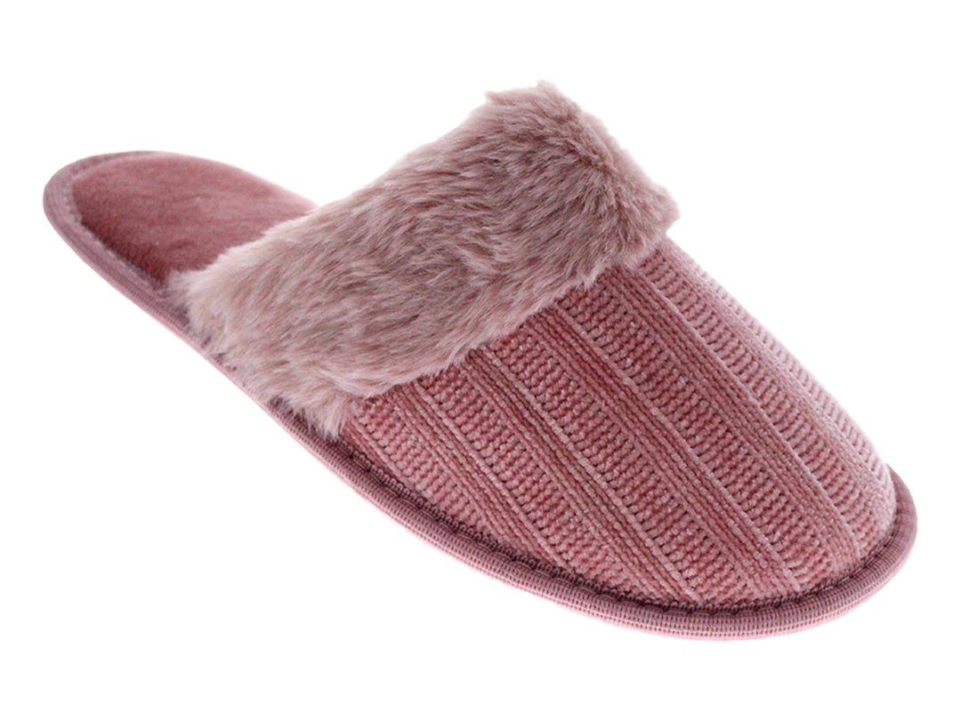 Pantufla rosa de Comfort Fit con interior de peluche y exterior acanalado.