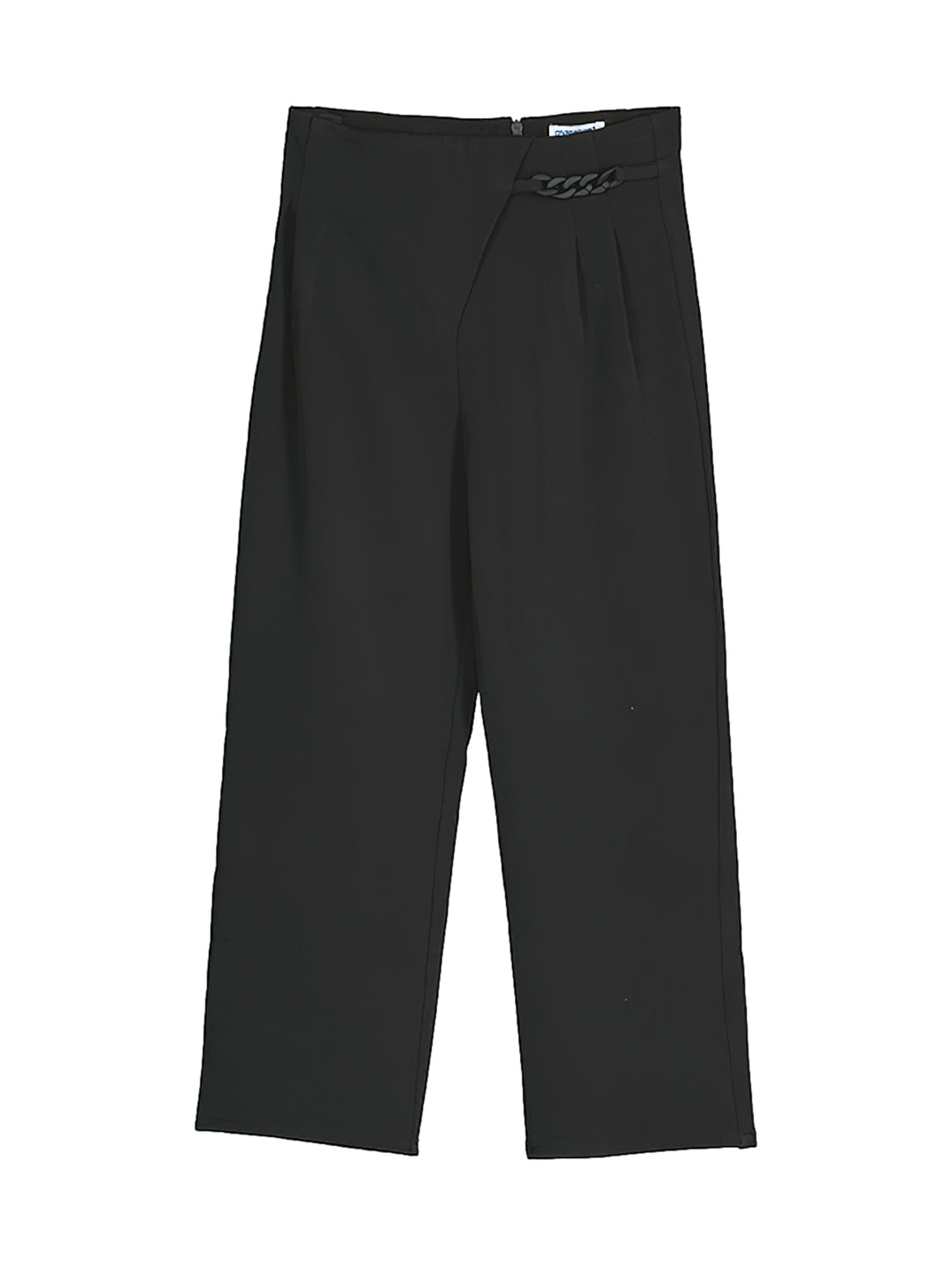 Pantalón negro para niña con detalle de cadena decorativa en la cintura y corte recto.