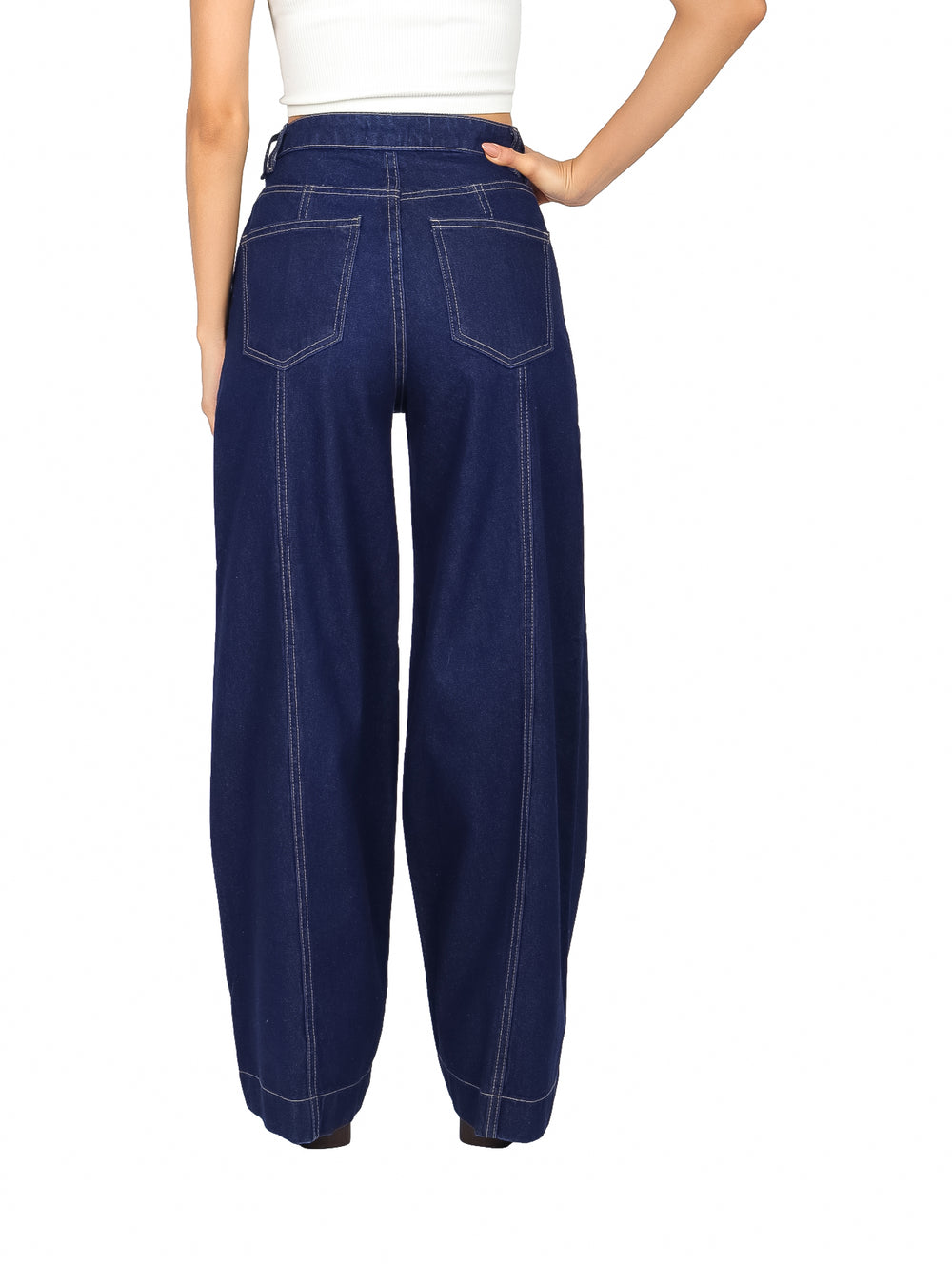 Pantalones culotte color índigo con botones frontales y pierna ancha.