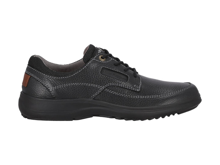 Zapato casual Hush Puppies color negro con cordones y suela negra.