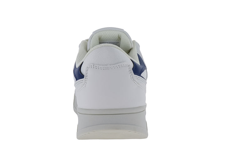 Tenis blancos con detalles en azul y suela blanca de la marca Capa de Ozono.