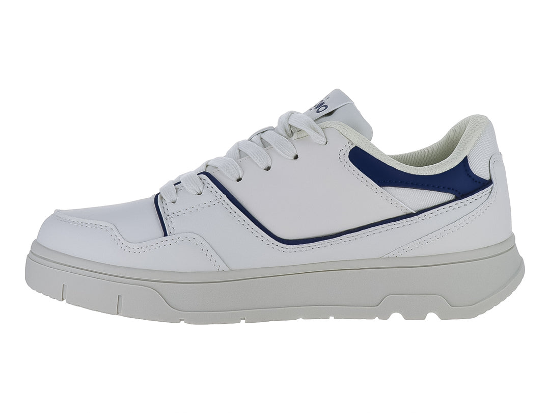 Tenis blancos con detalles en azul y suela blanca de la marca Capa de Ozono.