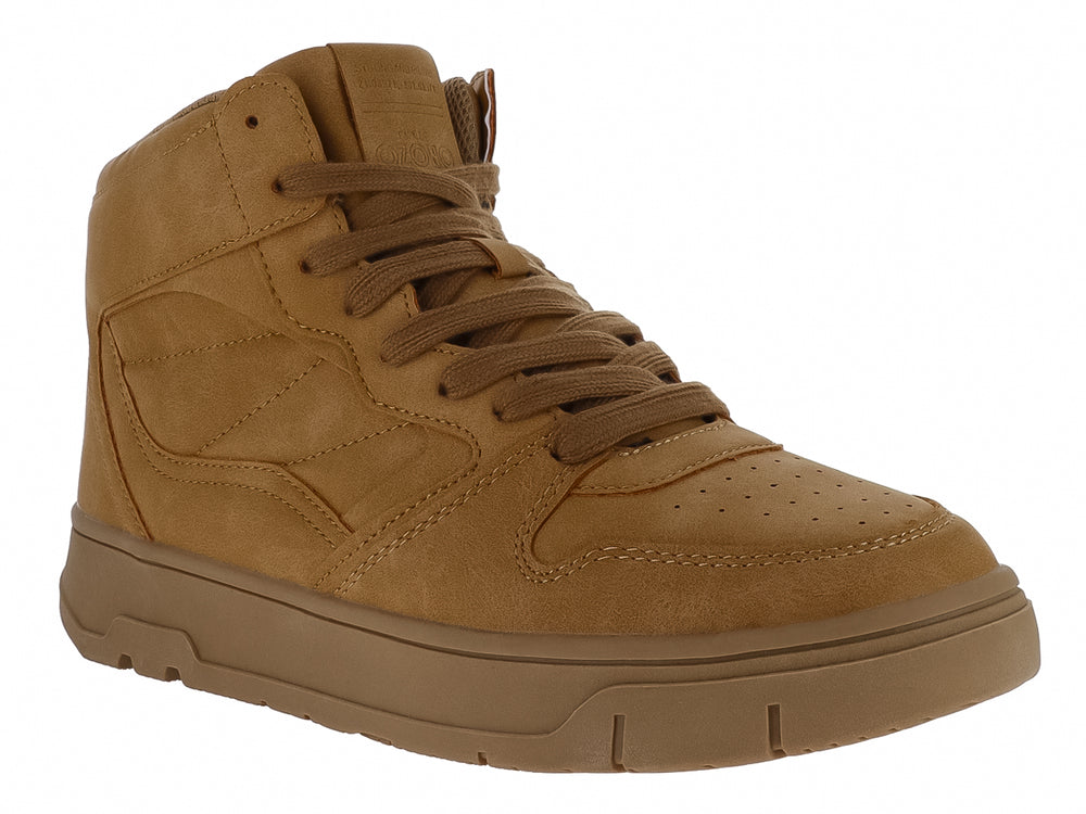 Tenis tipo bota en color ocre con acabado mate y suela gruesa.