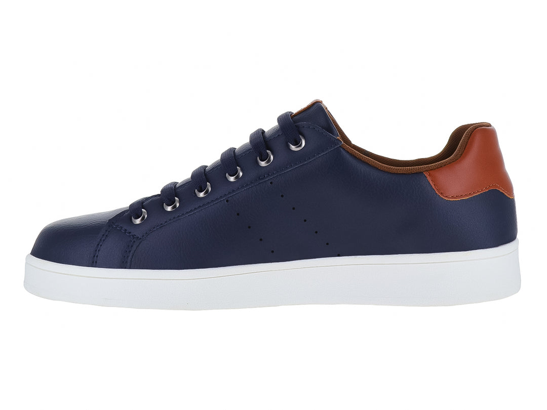 Tenis casuales color azul navy con suela blanca y detalle café en el talón.