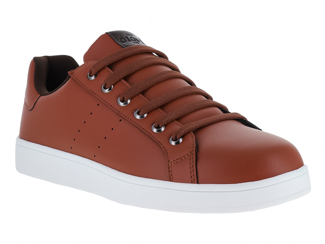 Tenis casuales color cognac con suela blanca y cordones a juego.