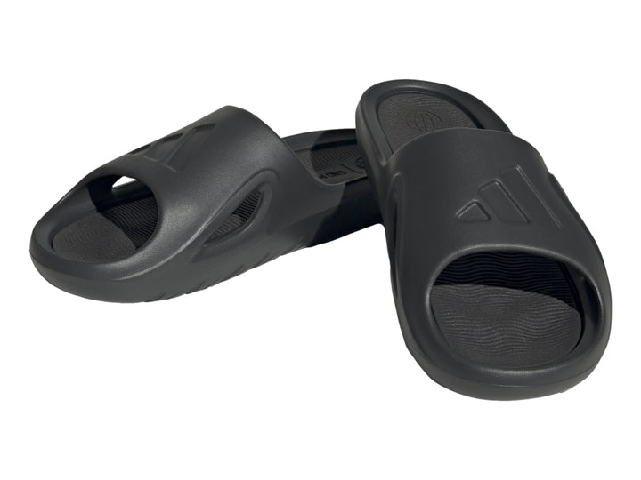 Sandalia Adidas Adicane Slide en color negro con diseño deportivo y minimalista.