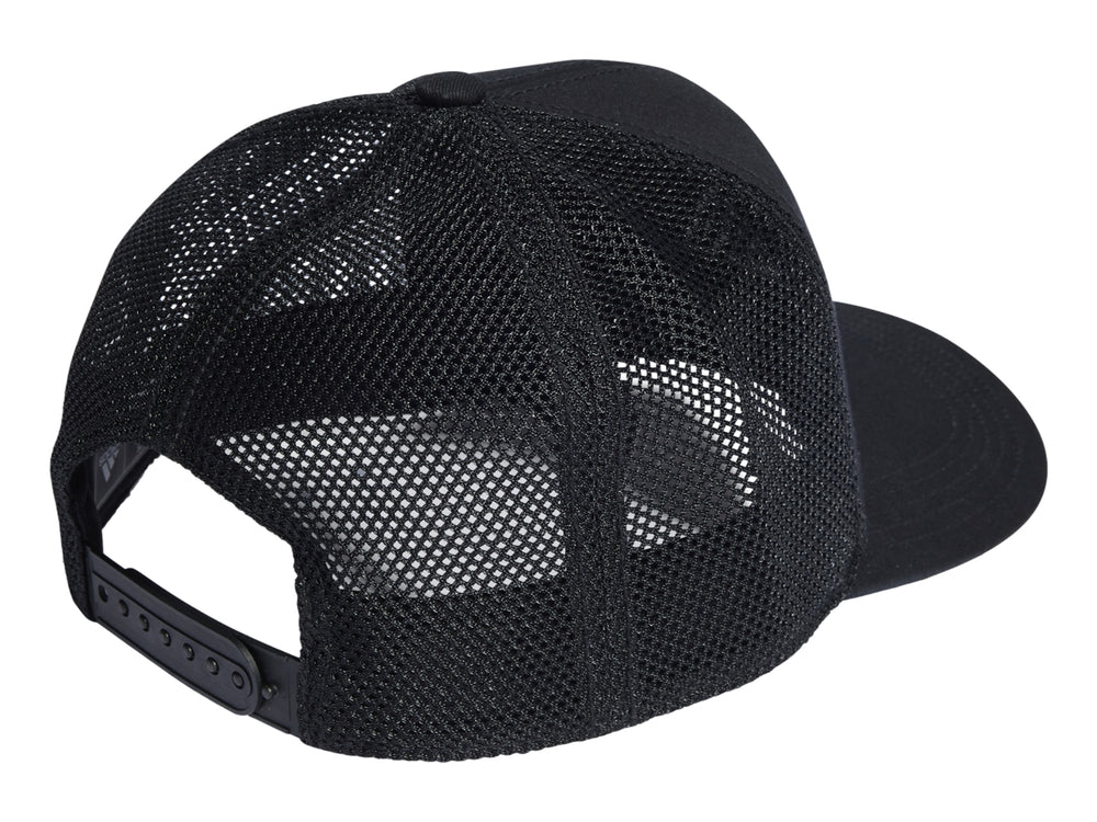 Gorra Adidas negra estilo trucker con panel frontal de tela y parte posterior de malla transpirable.