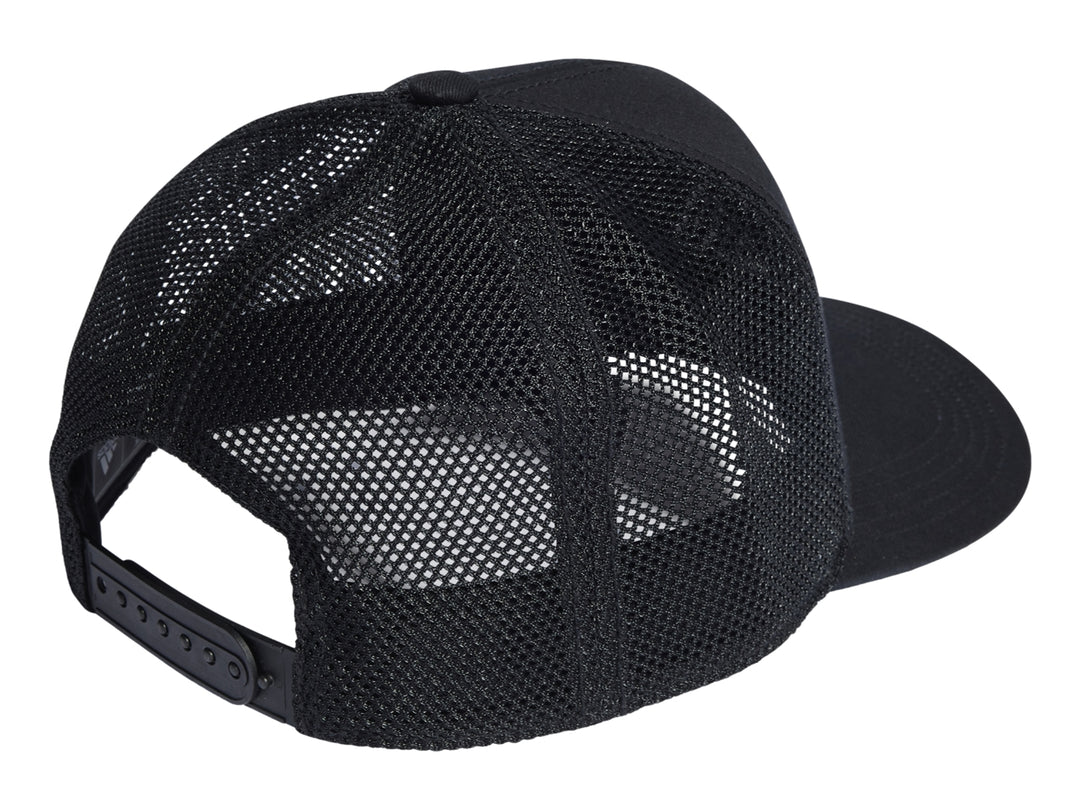 Gorra Adidas negra estilo trucker con panel frontal de tela y parte posterior de malla transpirable.