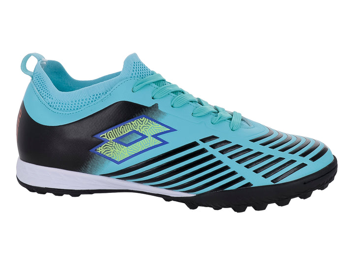 Zapato de fútbol Lotto color aqua con detalles en negro y suela blanca para terreno HG.