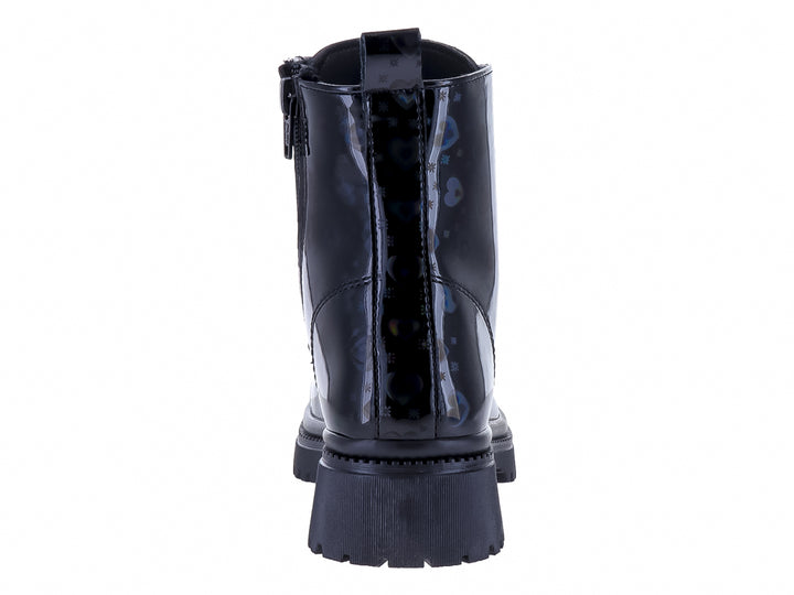 Bota de charol negro para niña con estampado de corazones multicolores y suela gruesa dentada.