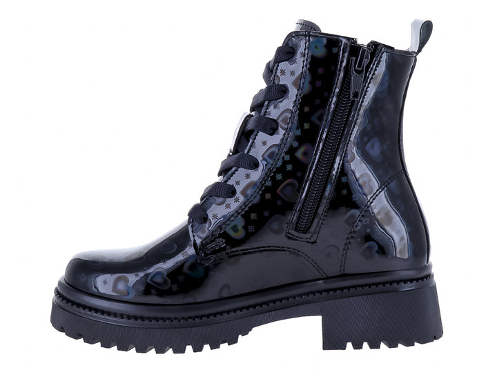 Bota de charol negro para niña con estampado de corazones multicolores y suela gruesa dentada.