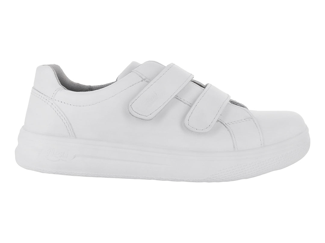 Zapato Flexi blanco para niño o niña con cierre de dos correas de velcro y suela blanca.