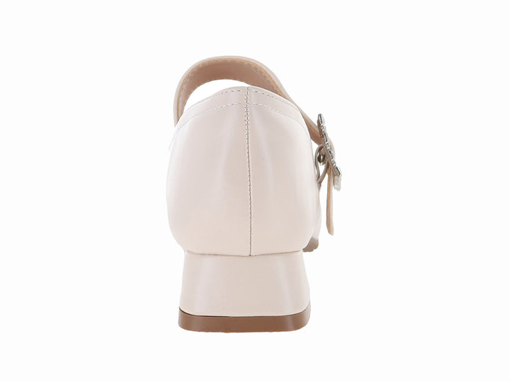 Zapato color nude con tacón cuadrado y hebilla decorada con brillantes.