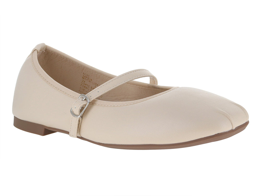 Zapato plano color bone para mujer con correa y hebilla metálica, suela café.