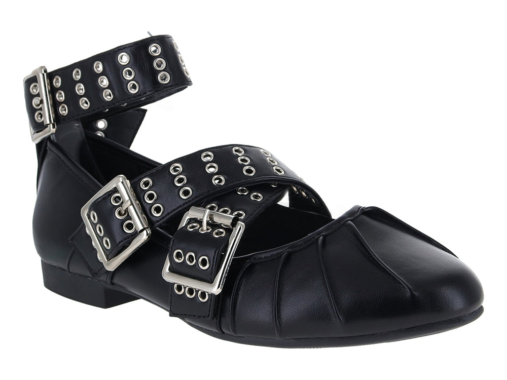 Zapato plano negro con tres correas y hebillas plateadas.