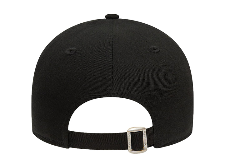Gorra de béisbol New Era color negro con logotipo de los New York Yankees bordado en azul celeste.
