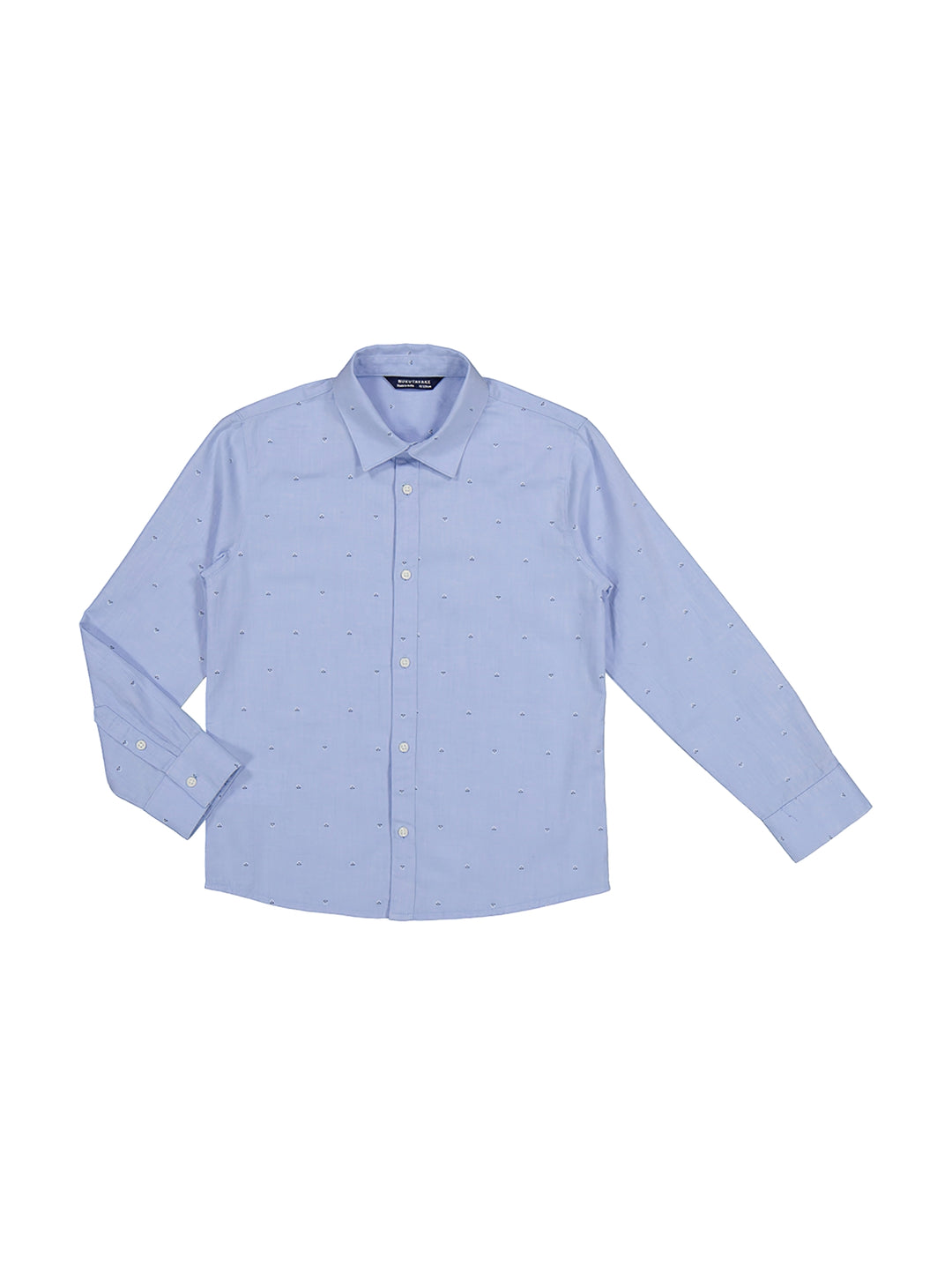 Camisa celeste de manga larga con estampado pequeño y botones frontales para niño.