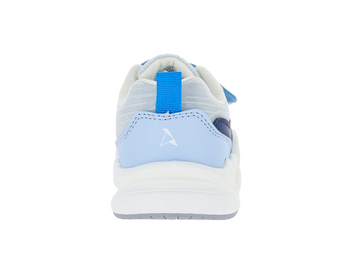 Tenis deportivos infantiles en tonos azul y gris con suela blanca y ajuste de velcro.