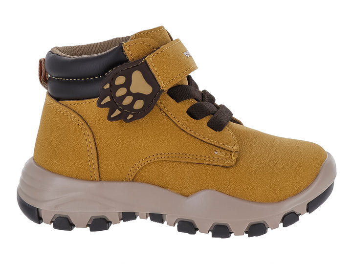 Bota infantil color miel con agujetas, correa de velcro y detalle de huella en el lateral.