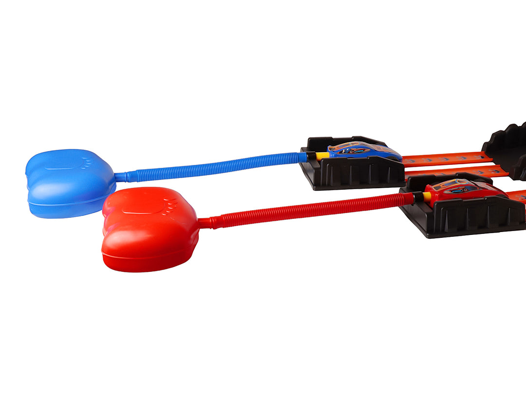 Caja de juego Drift Adrenaline War con vehículos de juguete rojos y azules y sistema de aire comprimido.