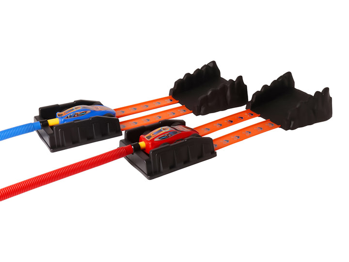 Caja de juego Drift Adrenaline War con vehículos de juguete rojos y azules y sistema de aire comprimido.