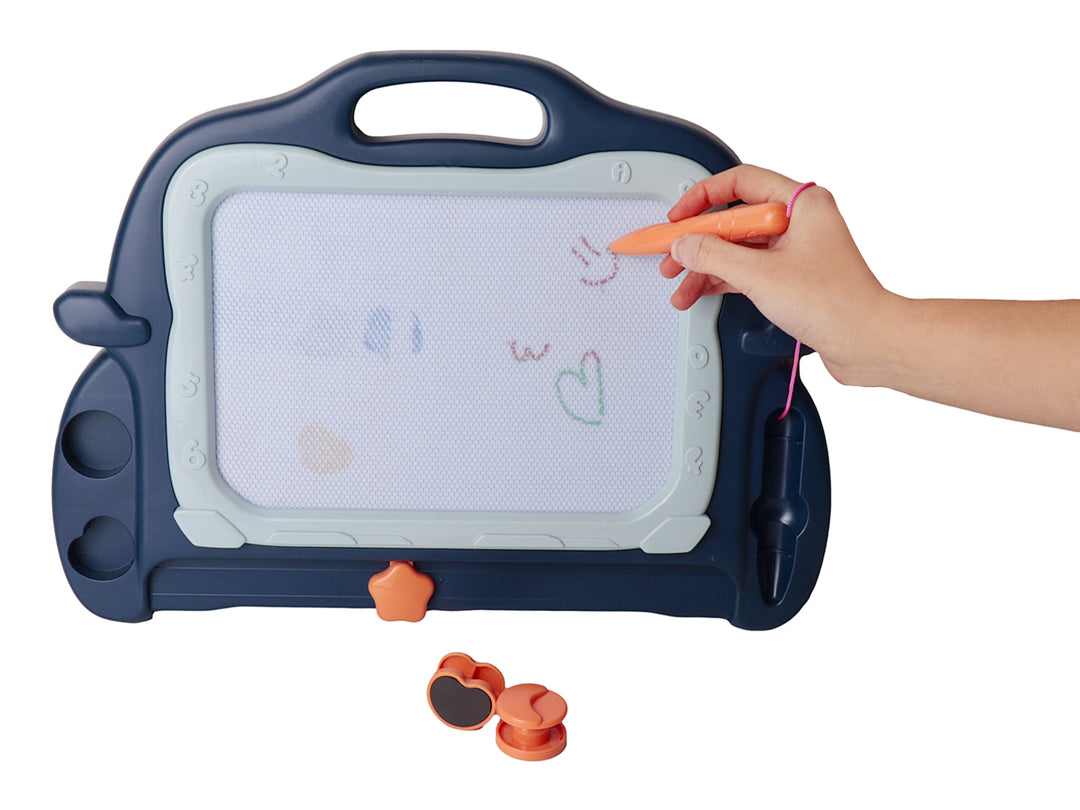Pizarrón magnético azul de Kelder Toys para niños con pantalla blanca y detalles en naranja.