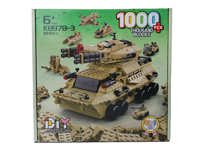 Caja de juguete de bloques de construcción con un tanque militar beige y negro de 1000 piezas.