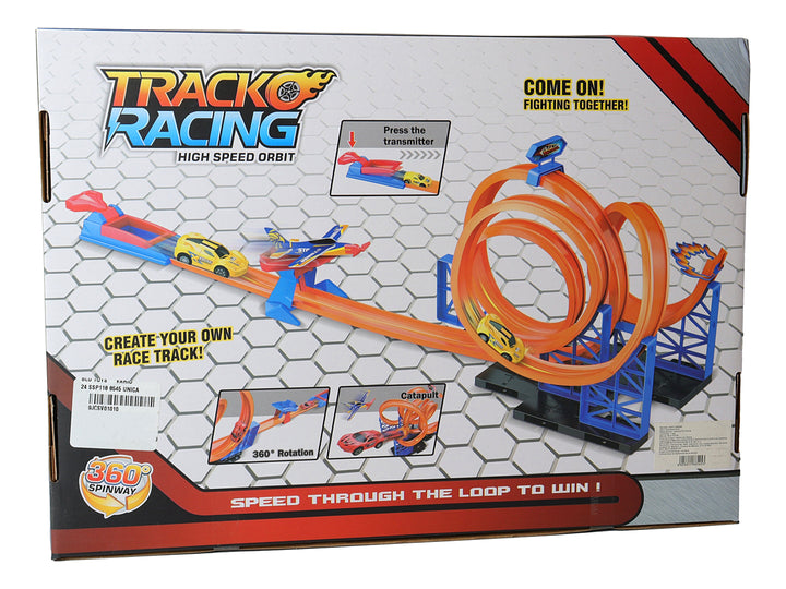 Caja de juego Track Racing con pista naranja, autos de colores y un avión decorativo sobre fondo urbano.