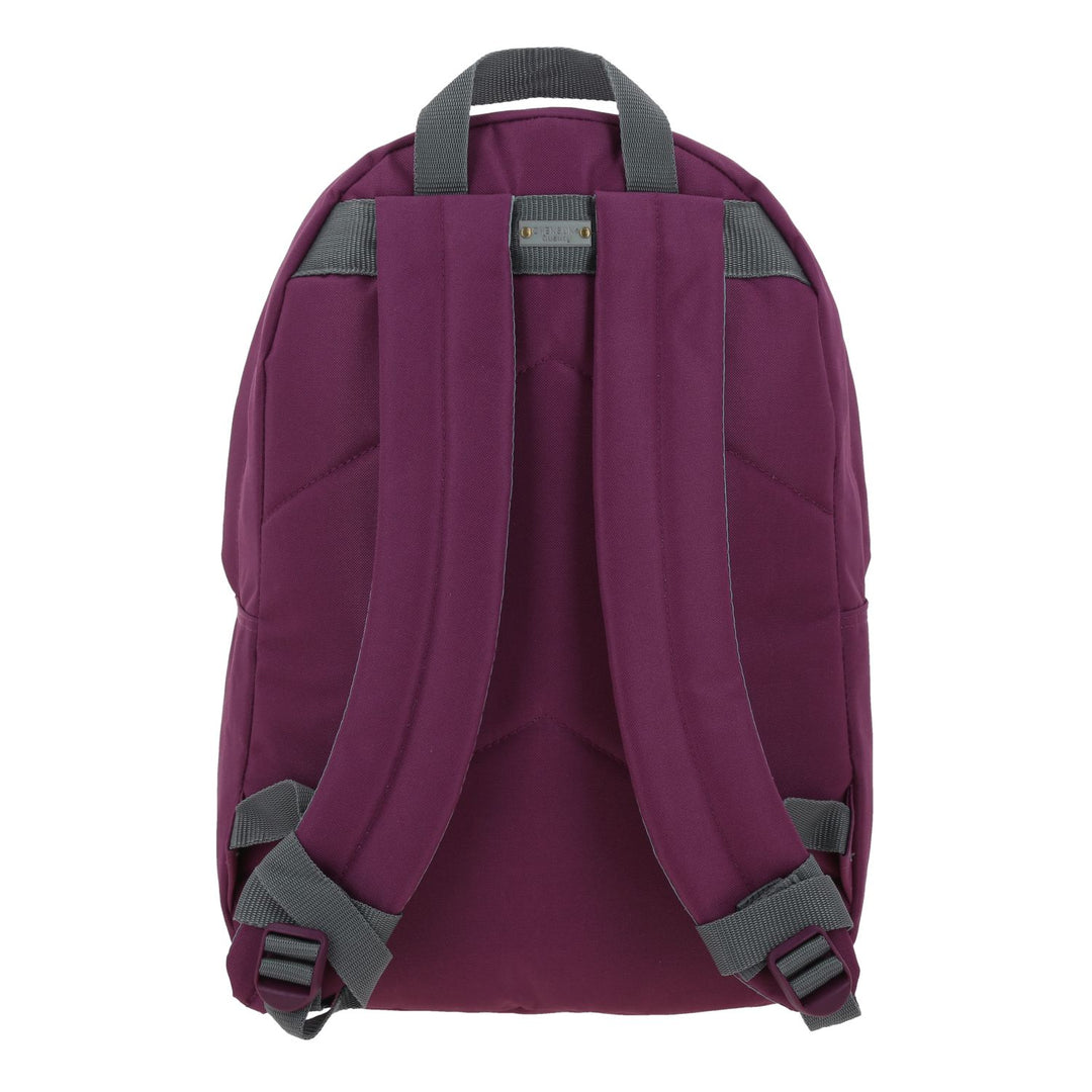 Mochila juvenil de color lila con detalles en gris y múltiples compartimentos frontales.